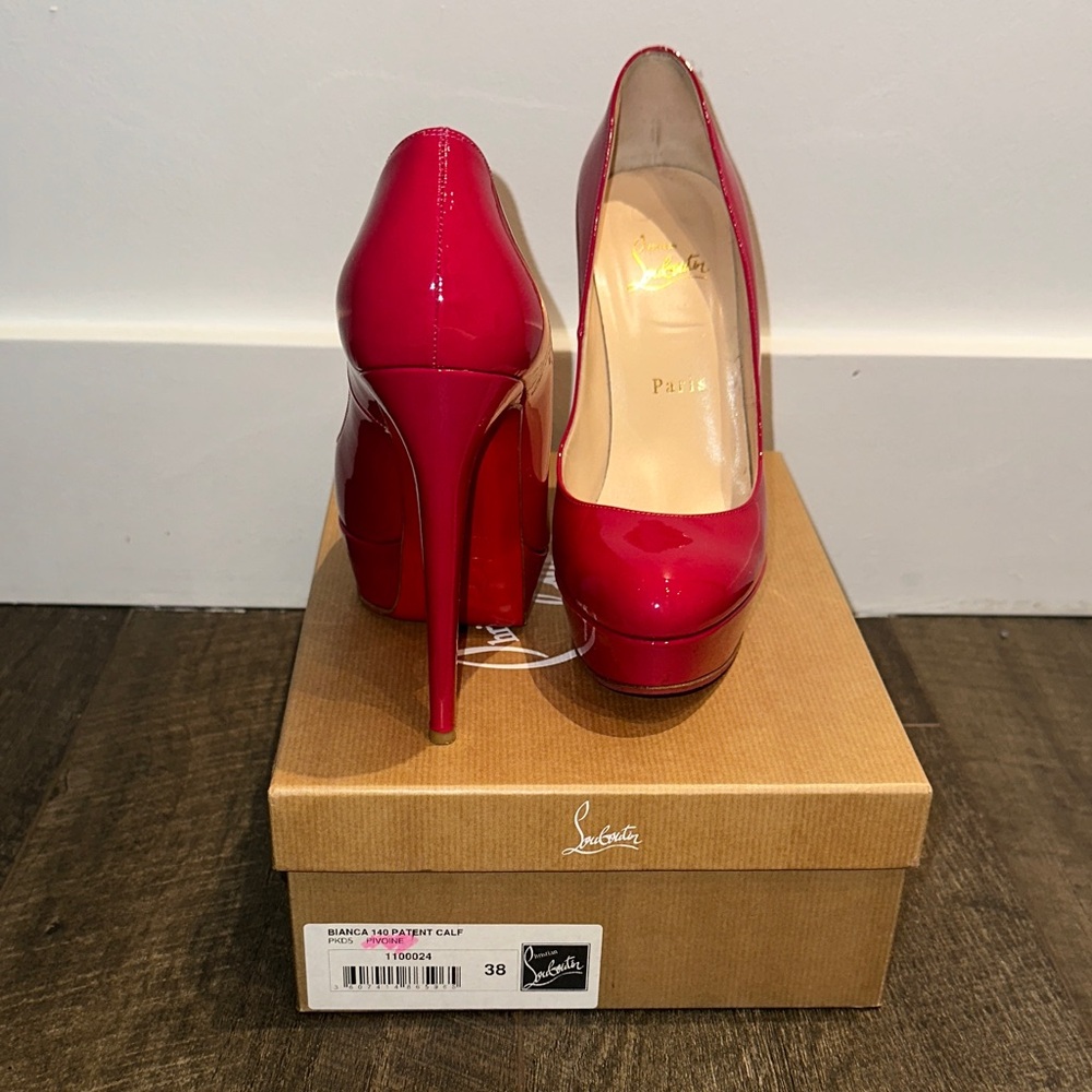 Christian Louboutin Pink pumps Heels
